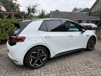 Vaurioauto  passenger cars Volkswagen ID.3 FIRST PLUS 58KWH NL AUTO 2020/12