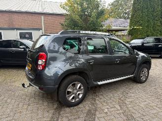 Vaurioauto  passenger cars Dacia Duster 1.2 4X2 LEER TREKHAAK PDC 2015/10