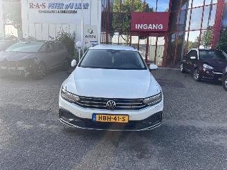Schadeauto Volkswagen Passat 1.4 TSI PHEV GTE Business DIEFSTAL SCHADE 2020/1