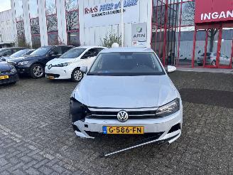 Schadeauto Volkswagen Polo 1.0 TSI 70KW COMFORTLINE 2019/9