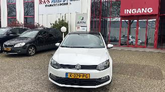 damaged passenger cars Volkswagen Polo WIT PARELMOER, GEEN SCHADE, ZEER NETTE AUTO. 2016/5