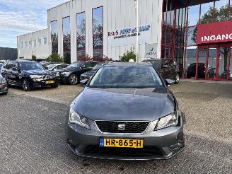 Voiture accidenté Seat Leon ST1.6 TDI STYLE CONNEC 2016/1