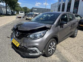 Voiture accidenté Renault Captur 0.9 TCe Limited 2018/6