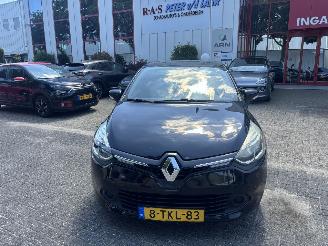 Vaurioauto  passenger cars Renault Clio GEEN SCHADE 2014/3