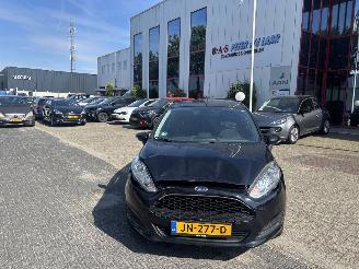 Damaged car Ford Fiesta  2016/4