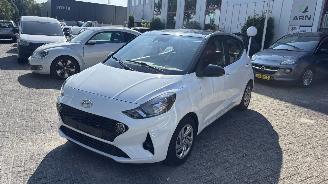 Hyundai I-10 1.0i blue comfort smart 5p 49kW picture 2