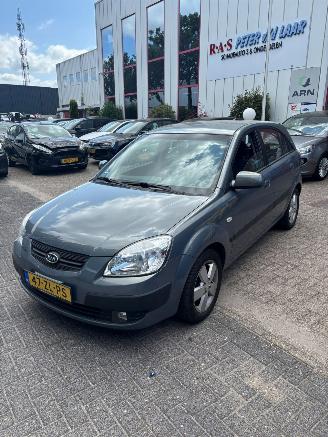 Kia Rio  picture 2