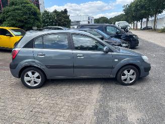 Kia Rio  picture 8