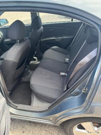 Kia Rio  picture 16
