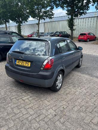 Kia Rio  picture 6