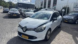 Coche accidentado Renault Clio 1.5 DCI LIMITED 2016/6