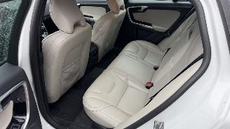 Volvo V-60 TWIN ENGINE 2.4 D5 R-DESIGN picture 10