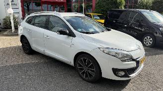 Renault Mégane 1.5 DCI AUTOMAAT SCHADE AAN DORPEL picture 9