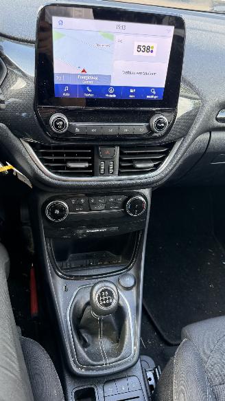 Ford Puma 1.0 ECOBOOST HYBRID TITANIUM picture 13