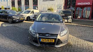 Coche accidentado Ford Focus III Turnier 1.0 EcoBoost 2014/2