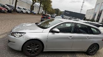 Peugeot 308 1.2 E-THP BLUE LEASE picture 4