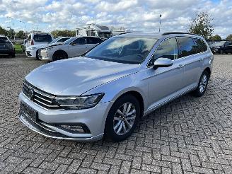 Voiture accidenté Volkswagen Passat Variant 2.0 TDi-110 kw DSG automaat 2022/8