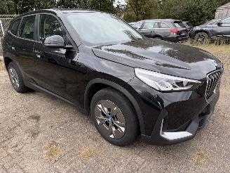 Unfallwagen BMW iX1 30 E. 200 kw 2024/4