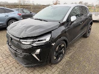 Damaged car Renault Captur 1.3 - 103 Kw Nieuwste model 2025/12