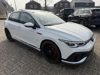uszkodzony samochody osobowe Volkswagen Golf 2.0 GTI -221 Kw DSG Clubsport 2023/11