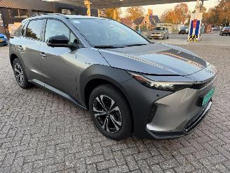 uszkodzony samochody osobowe Toyota bZ4X Full Electric 2026/3
