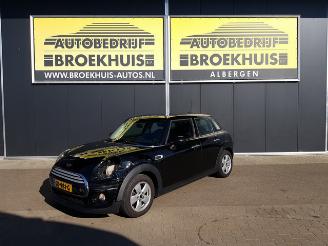 damaged passenger cars Mini Mini 1.5 Cooper Business 2015/6