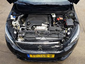 Peugeot 308 SW 1.2 PureTech Blue Lease Executive picture 11