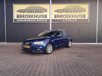 Coche accidentado Audi A3 Sportback 1.4 TFSI CoD Ambition Pro Line plus 2015/11