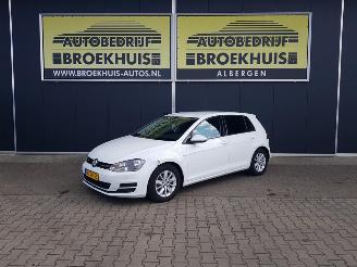 Schadeauto Volkswagen Golf 1.6 TDI Comfortline BlueMotion 2013/7