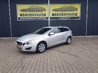 Volvo V-60 2.0 D4 Momentum picture 1