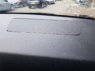 Peugeot 208 1.2 PureTech 100 Style picture 22