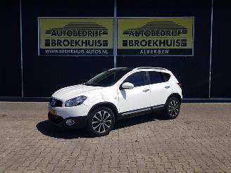 damaged passenger cars Nissan Qashqai 1.6 Connect Edition 2011/9