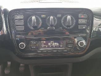 Volkswagen Up! 1.0 move up! BlueMotion picture 18