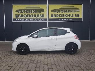 Peugeot 208 1.2 e-VTi Active AUTOMATIC picture 2