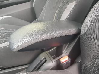 Peugeot 208 1.2 e-VTi Active AUTOMATIC picture 19