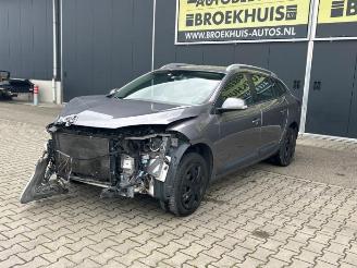 Coche siniestrado Renault Mégane Megane III Grandtour (KZ), Combi 5-drs, 2008 / 2016 1.5 dCi 110 2013/4