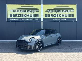 Damaged car Mini Cooper S 5-Deurs 2.0 John Cooper Works 2021/7