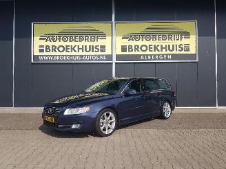 Vaurioauto  passenger cars Volvo V-70 1.6 D2 Momentum 2013/11