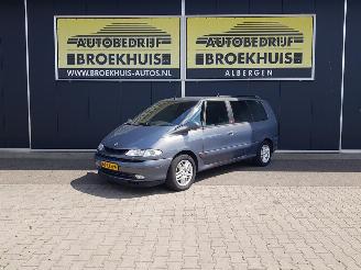 Coche accidentado Renault Grand-espace 2.2 dCi Authentique 2002/10