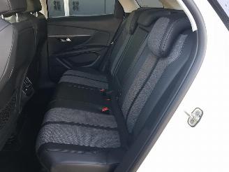 Peugeot 3008 1.2 PureTech Première picture 16