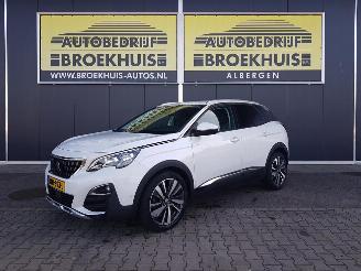 Voiture accidenté Peugeot 3008 1.2 PureTech Première 2017/3