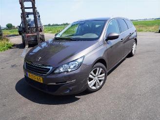 Peugeot 308 SW 1.2 THP picture 3