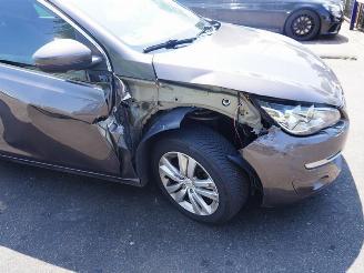 Peugeot 308 SW 1.2 THP picture 5