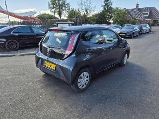 krockskadad bil auto Toyota Aygo 1.0 12V VVT-i 2017/2