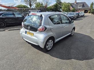 Vaurioauto  passenger cars Toyota Aygo 1.0 12V 2009/2