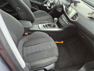 Peugeot 308 1.2 12v picture 13