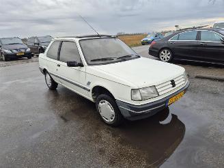 Peugeot 309 1.4 picture 4