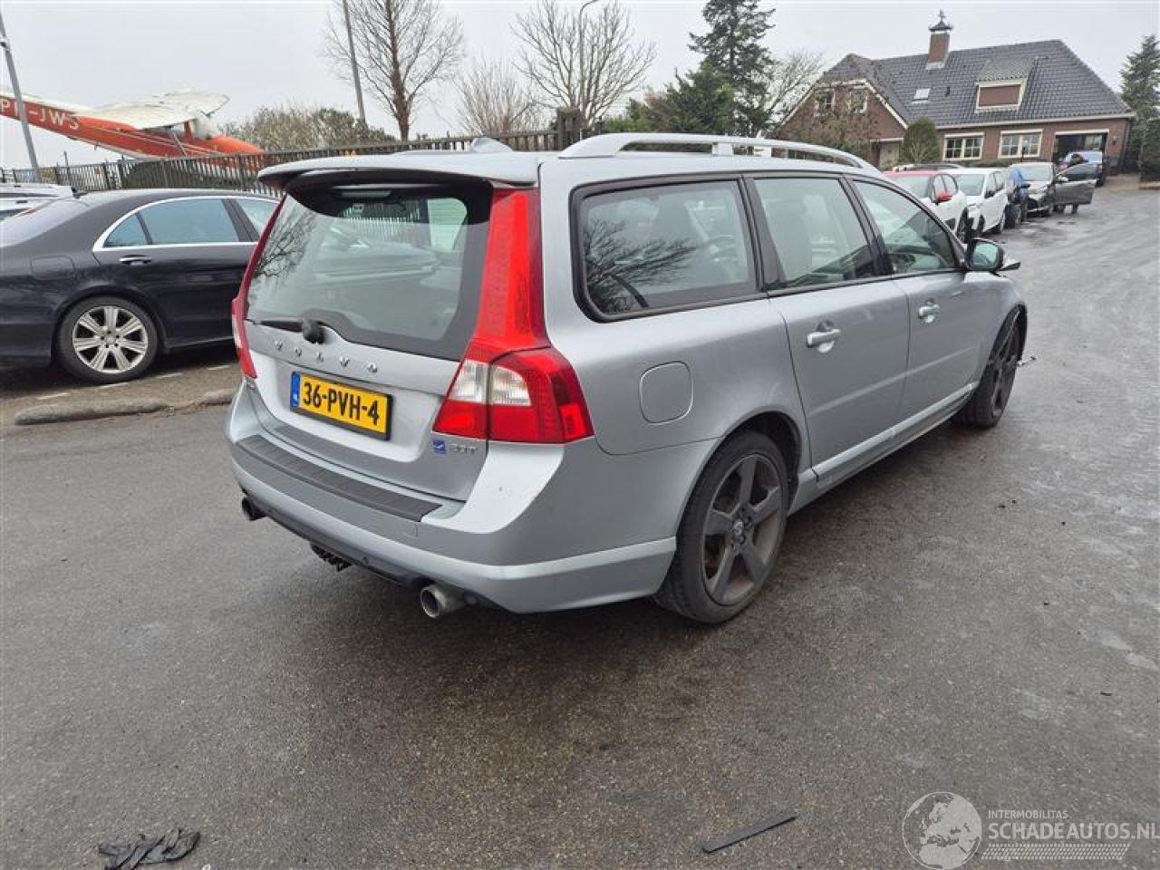 Volvo V-70 2.0 T