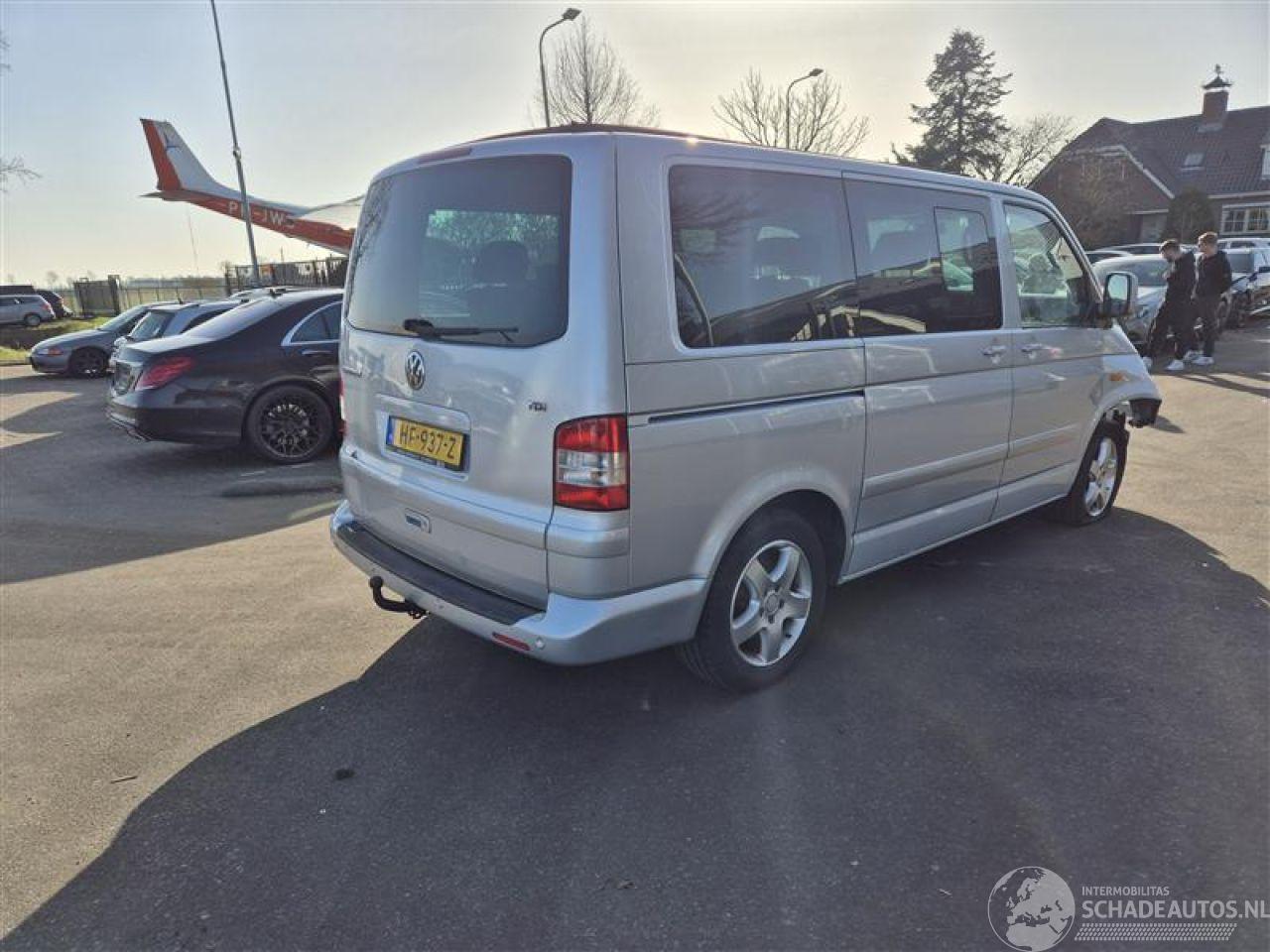 Volkswagen Multivan 2.5 TDi