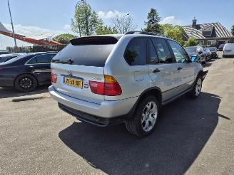 Damaged car BMW X5 3.0 2001/2